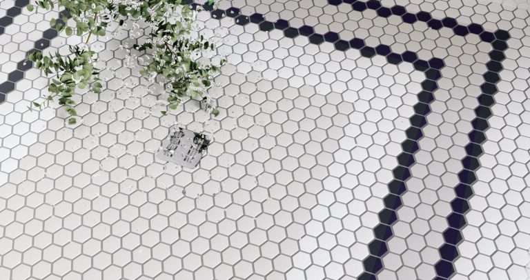 Ceramiczne mozaiki – ponadczasowy wybór do wnętrz w stylu retro i vintage Styl retro i vintage – czym się różnią i dlaczego wracają do łask?